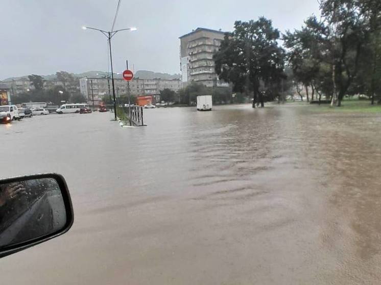  Славянку в Приморье сильно затопило, в воде дома и мосты