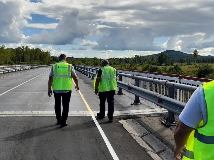 В Еврейской автономии отремонтирован мост через реку Щукинка-1
