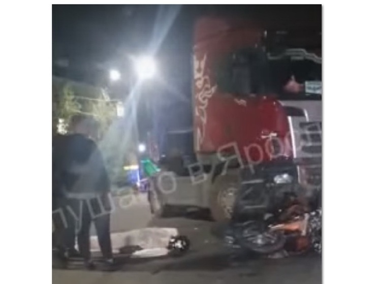 В Ярославле байкер погиб, врезавшись в грузовик