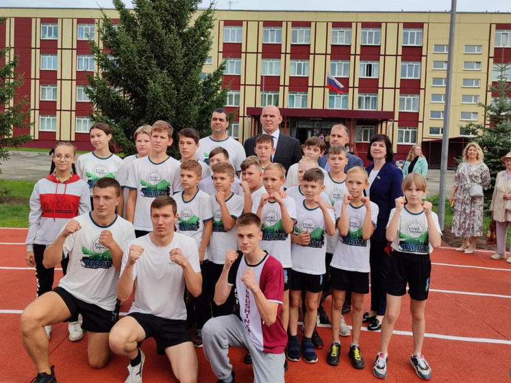В Барнауле фестиваль дворового спорта открыл Олимпийский чемпион Александр Карелин