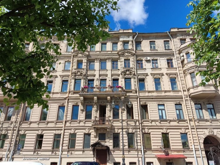 В Петербурге цена квадратного метра на вторичном рынке упала до 202 тысяч рублей
