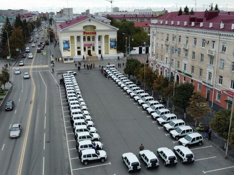 49 новых машин передали больницам Курганской области