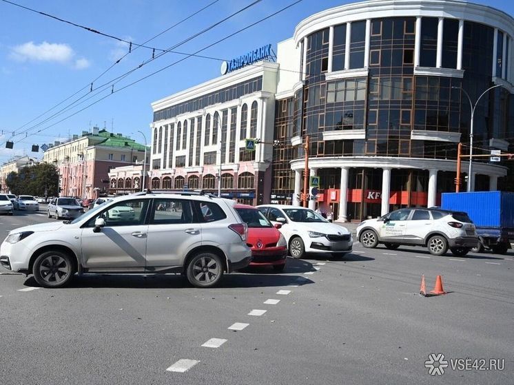 Жесткое ДТП произошло в центре Кемерова