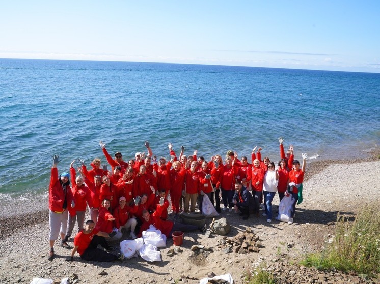 Участники II форума волонтеров ВСЖД привели в порядок побережье Байкала
