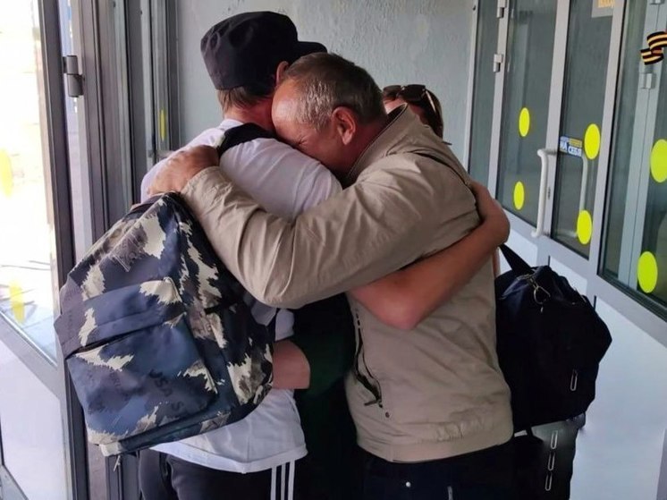 Троих забайкальских бойцов СВО вернули из плена домой живыми