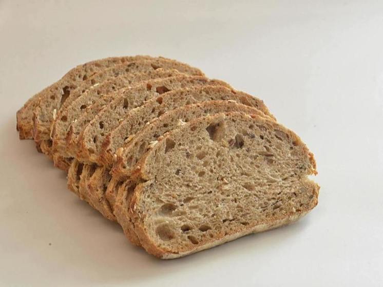 Технолог Андреанова посоветовала хранить хлеб в пакете с отверстиями