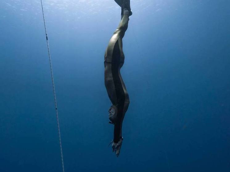 Житель Ленобласти погрузился на глубину в 134 метра и побил мировой рекорд