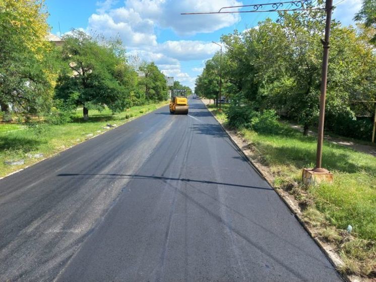 Башкирские дорожники раньше срока отремонтировали улицу в Красном Луче в ЛНР