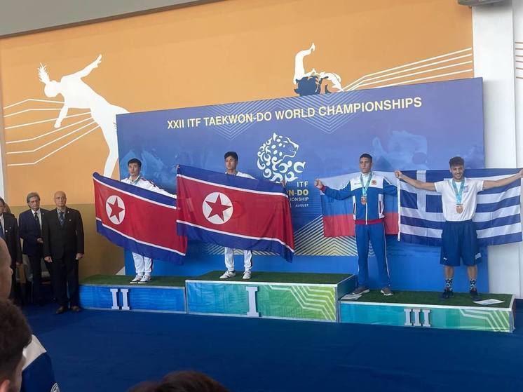 Барнаульские тхэкводисты стали призерами чемпионата и первенства мира