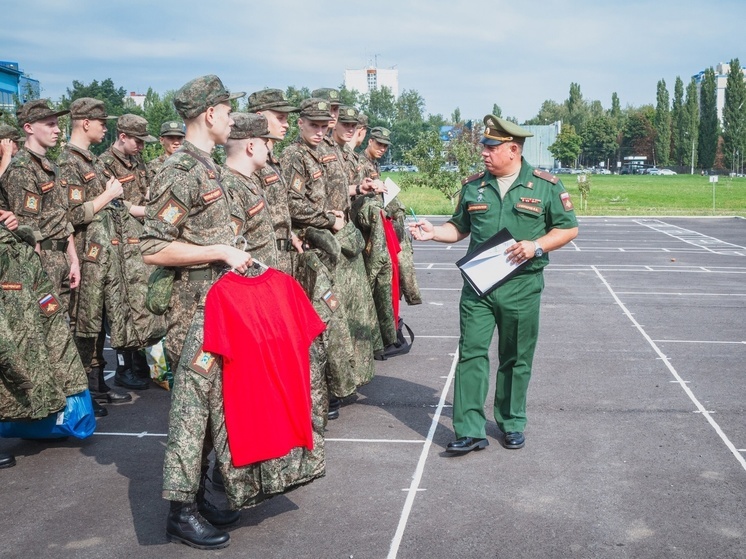В Курске провели строевой смотр курсантов военного учебного центра ЮЗГУ