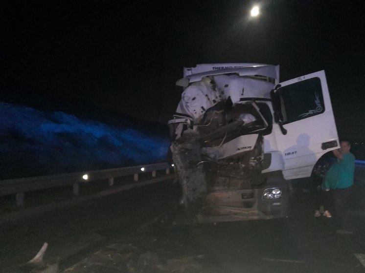 Роман Бусаргин уточнил информацию по пострадавшим в аварии фуры и междугороднего автобуса на Махачкалу
