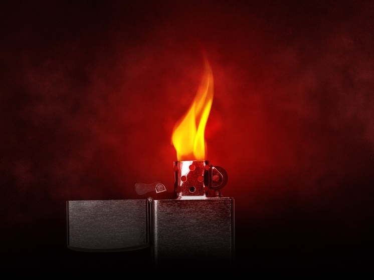 Детей эвакуировали из квартиры, которую поджег пьяный житель Петрозаводска