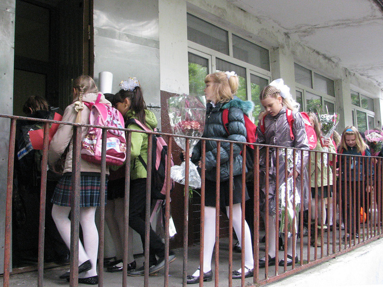 Места хватит всем: как в Петербурге и Ленобласти готовятся принимать школьников