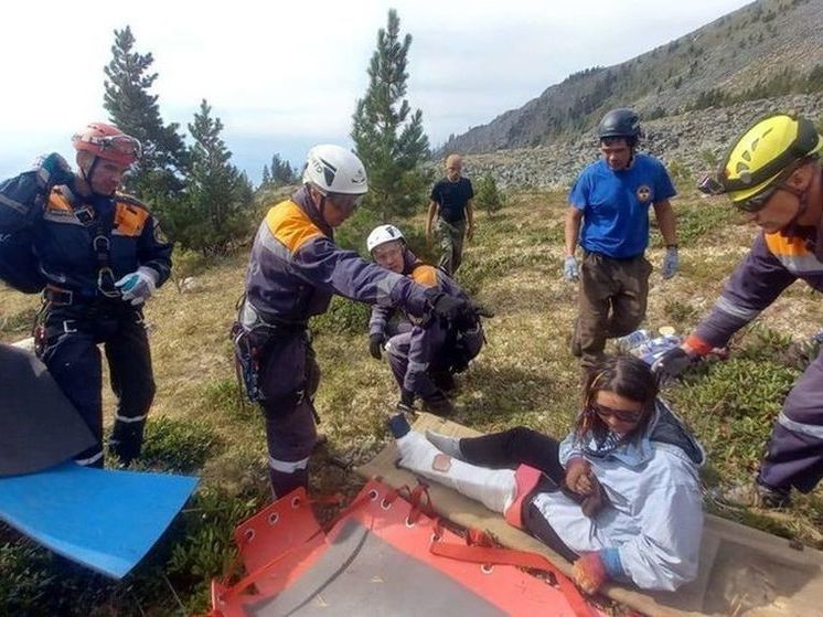 С пика Дружбы в Аршане эвакуировали иркутянку, сломавшую ногу