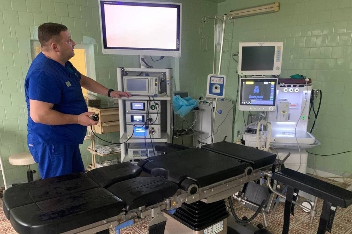Подмосковные больницы получили новые операционные столы на десятки млн рублей