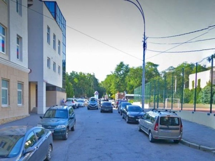 В донской столице запретят парковку автомобилей в Нахичеванском переулке
