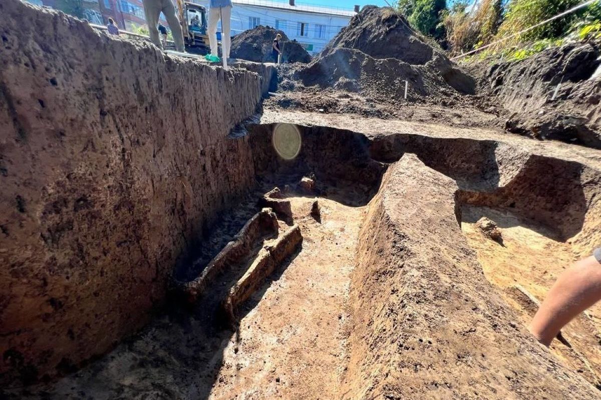 В Курске на Щепкина нашли древнерусское кладбище середины XI века