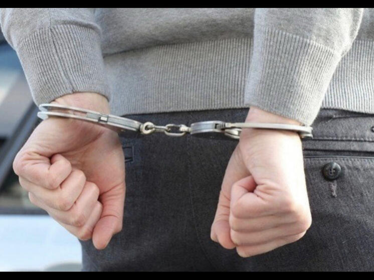 В Смоленске оперативники задержали подозреваемого в открытом хищении ювелирных украшений стоимостью более 130 000 рублей