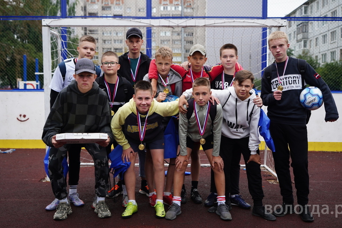 Дворовая команда «Санрайз» стала победителем турнира по футболу в Вологде