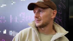 Участник "Голоса" Чебанов рассказал о трудностях путешествия с младенцем на руках 