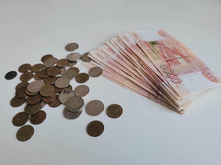 Охранника из Хабаровска осудят за две взятки