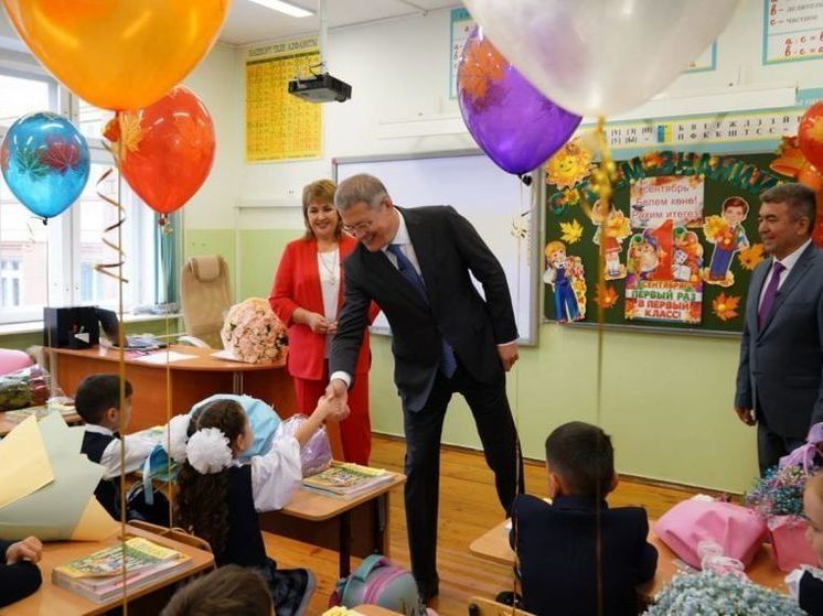 Радий Хабиров отвел дочь Азата Бадранова в первый класс