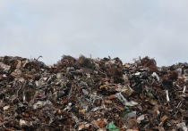 Жительница села Кошлаково Шебекинского округа рассказала губернатору, что новый мусорный полигон в населенном пункте завалили отходами