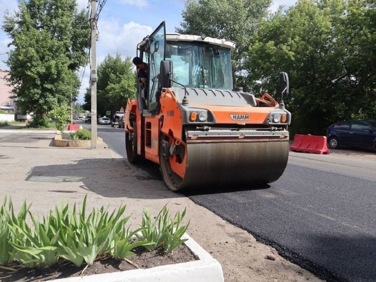 Башкирские специалисты отремонтировали больше 16 км дорог в ЛНР