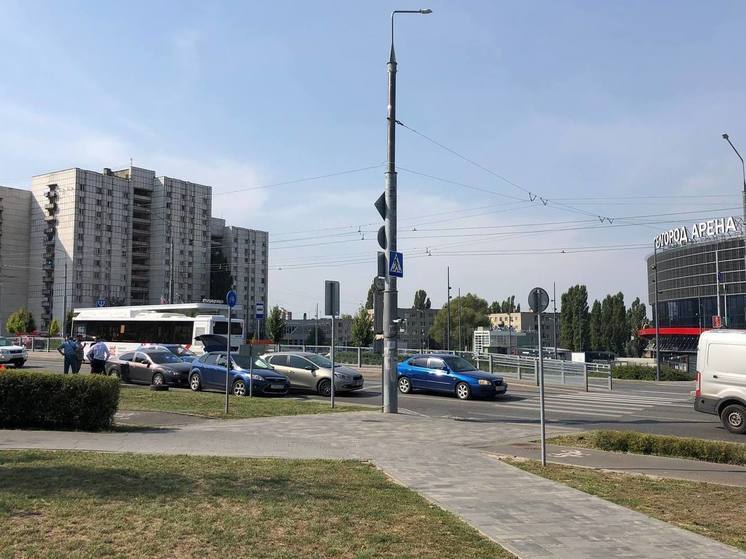 В Белгороде на улице Щорса произошел затор из-за ДТП