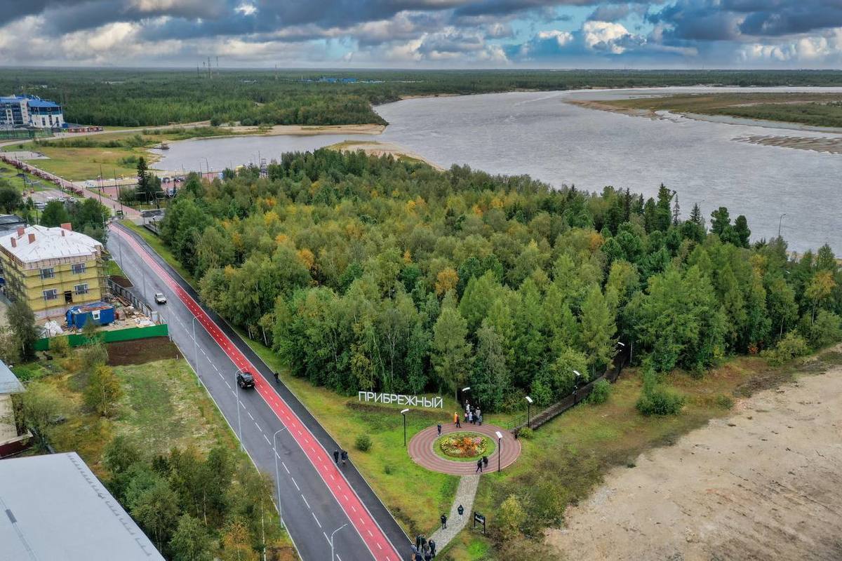 Департамент тарко сале. Набережная Тарко Сале. Набережная Саргина в Тарко-Сале. Парк Прибрежный Тарко-Сале. Пансионат Тарко-Сале на набережной.