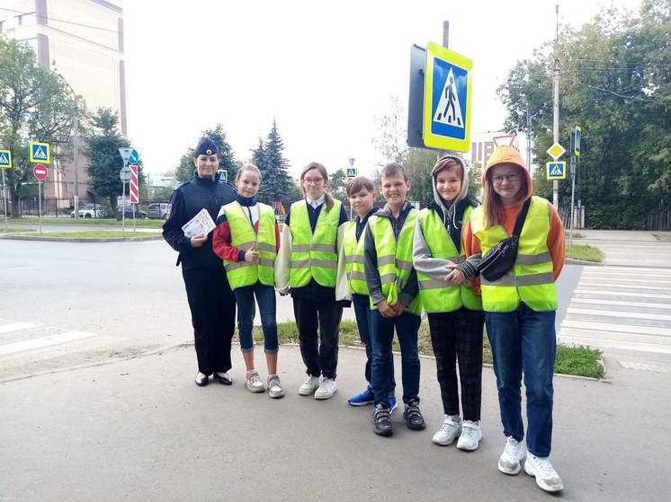 Костромские школьники призвали к взаимоуважению на дороге