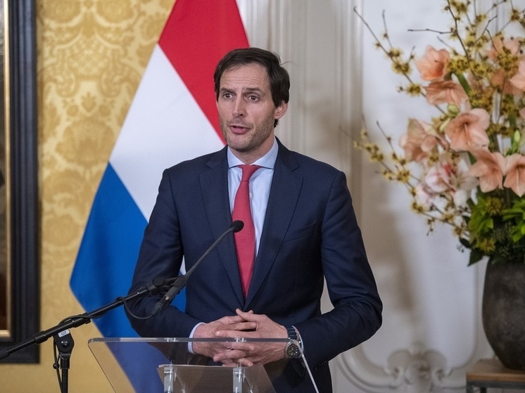 Угрожавший союзникам России глава МИД Нидерландов ушел в отставку