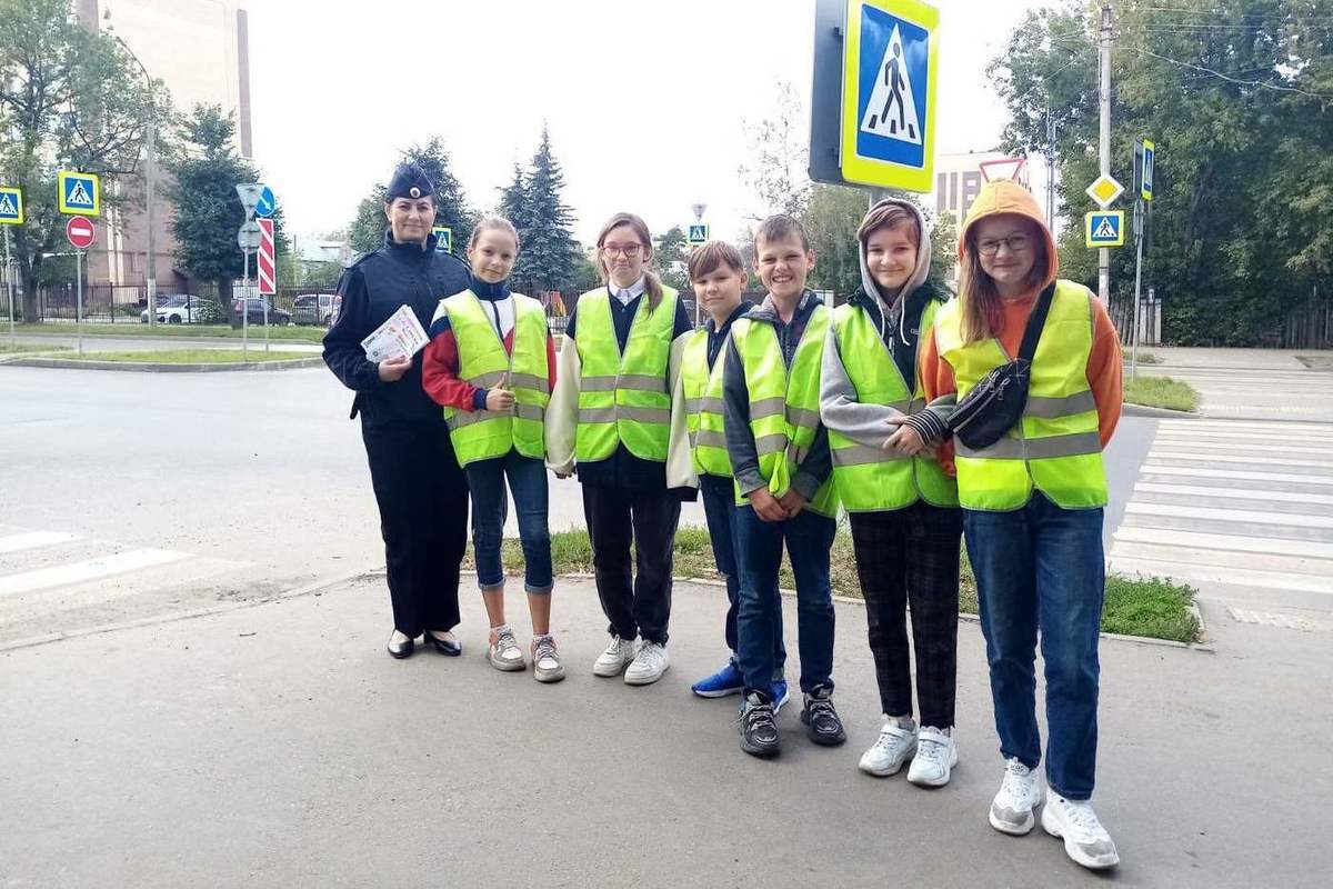 Костромские школьники призвали к взаимоуважению на дороге