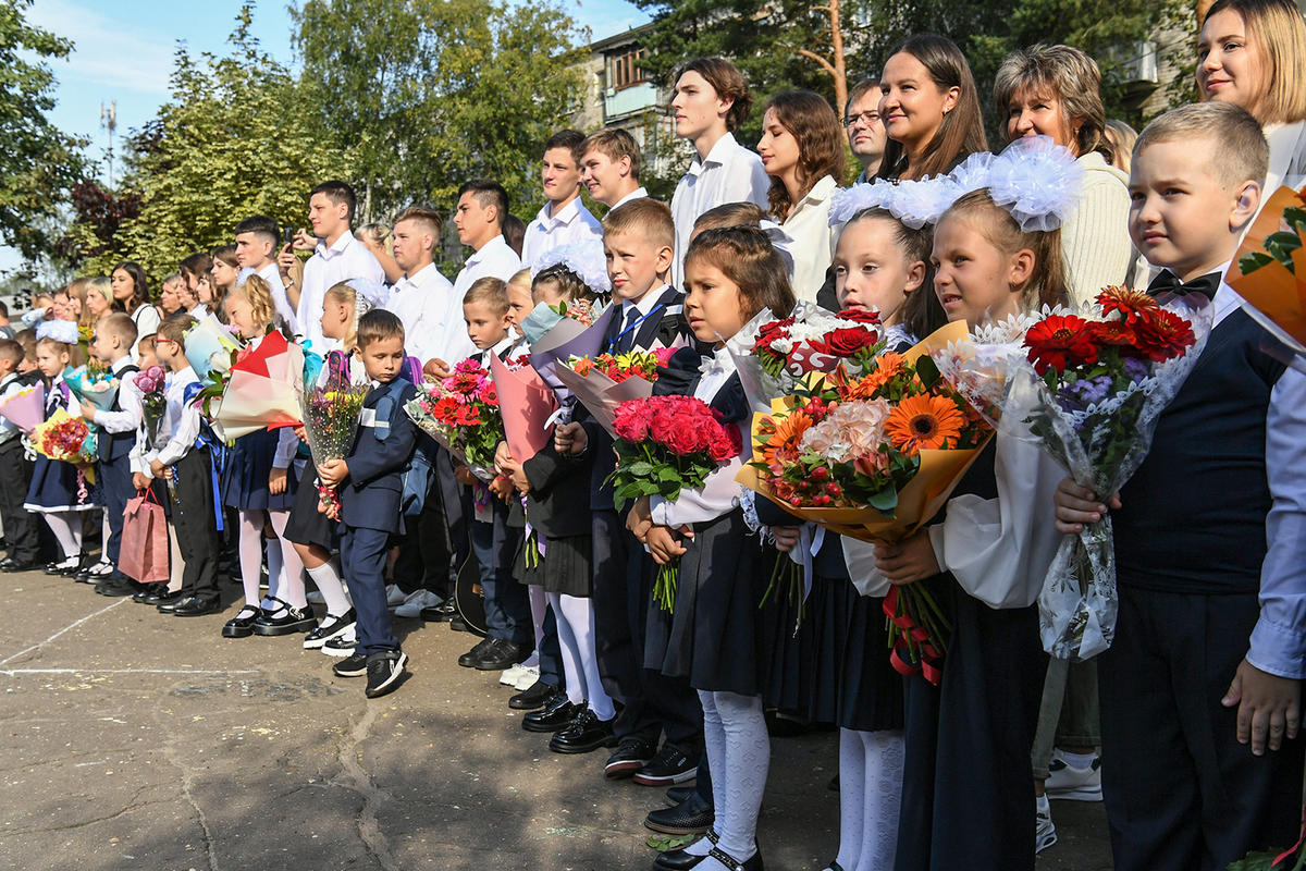 1 сентября Игорь Руденя посетил торжественную линейку в средней школе №19 города Твери