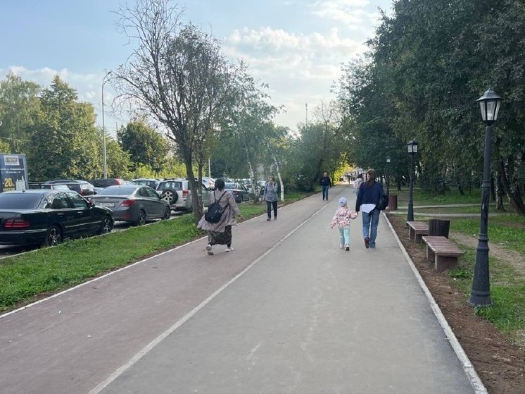 Тротуар на центральной улице в Лобне отремонтировали