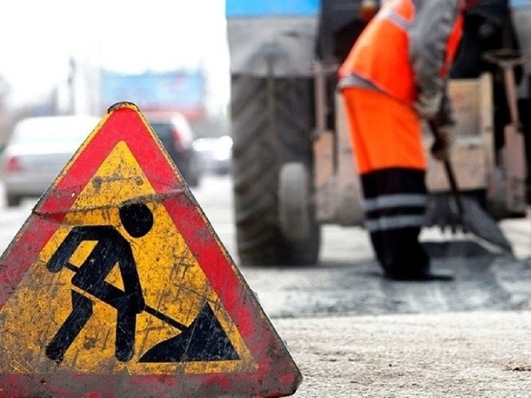 Псковский губернатор поручил подрядчику ускорить ремонт дороги в Порховском районе