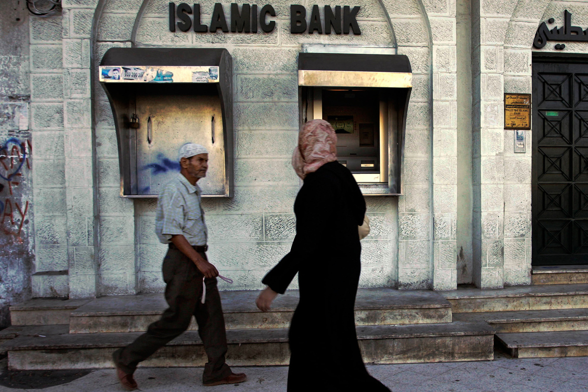 Finance in hijab: Islamic banking launched in four regions of Russia