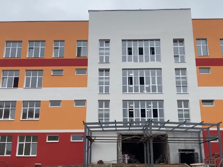 Школа на Пашуковской в Ярославле готова на три четверти