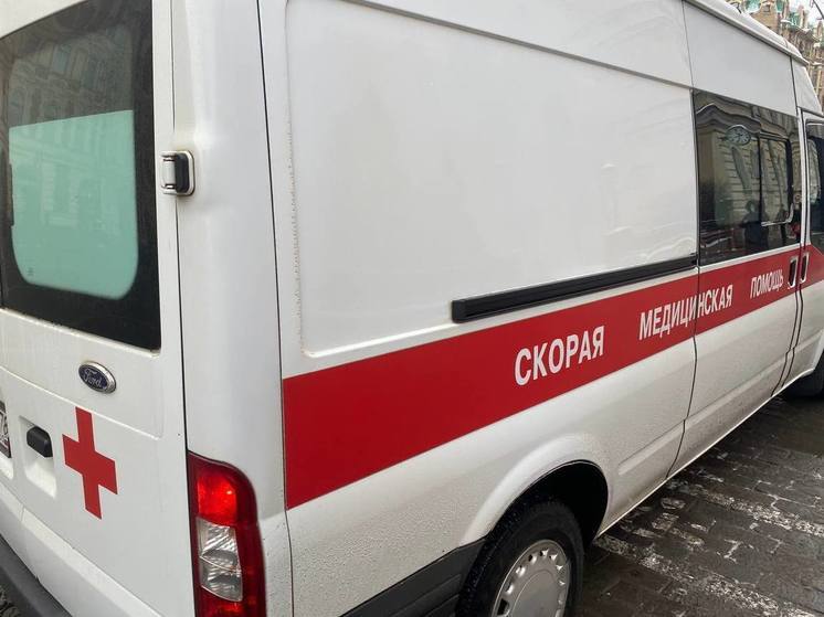 Автомобиль сбил группу людей на автобусной остановке в Янино