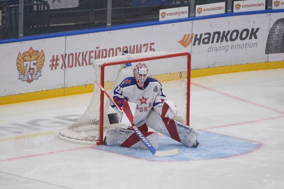 Федотов пропустил первую шайбу нового сезона КХЛ