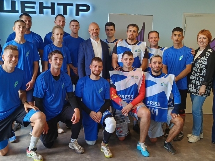 Кузбасские волонтеры и журналисты провели товарищеские матчи по фиджитал-спорту