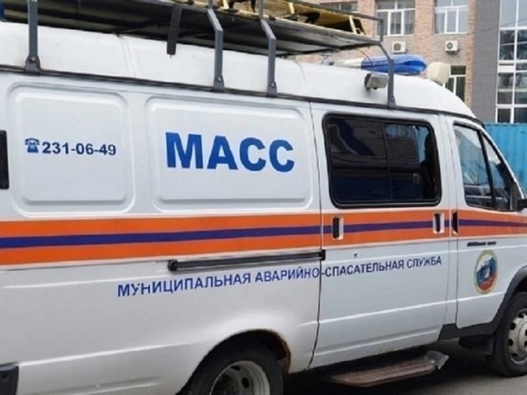 Житель Новосибирска упал с 8 этажа на козырек подъезда