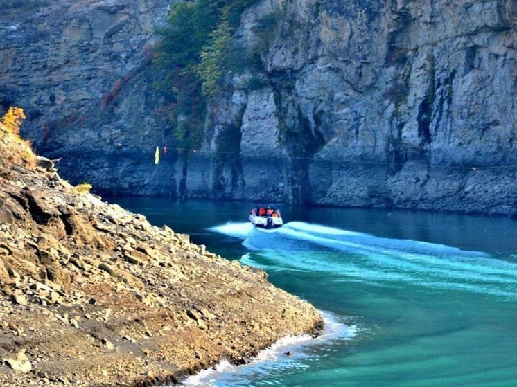 Туристки в дагестане фото