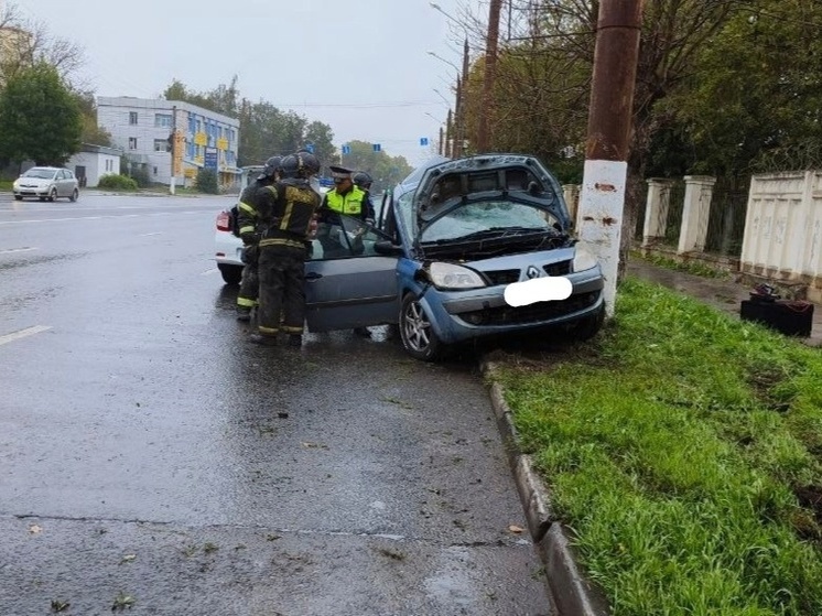 Серьезное ДТП произошло на проспекте Калинина в Твери: водитель в тяжелом состоянии