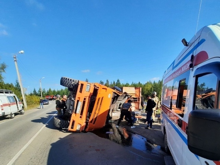 В Ноябрьске в тройном ДТП погиб водитель КАМАЗа