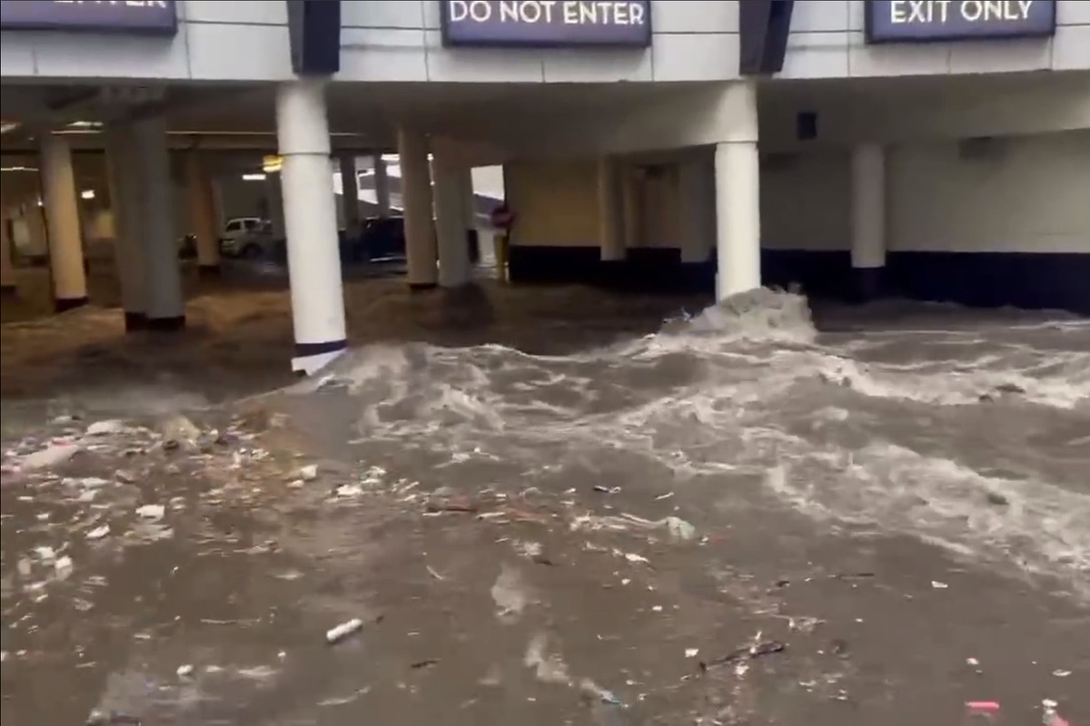 Потоп из-за ливней начался в казино Лас-Вегаса