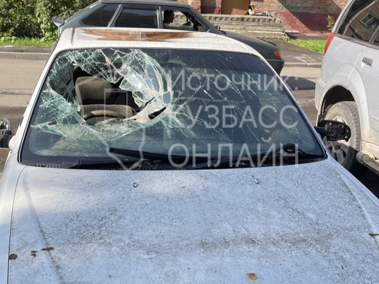Автохлам в кузбасском городе может стать причиной пожара