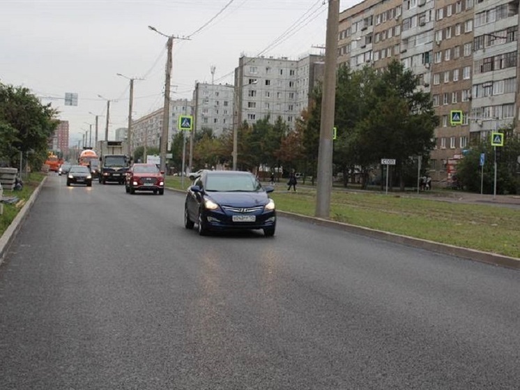 Дорожники не могут завершить ремонт Щорса в Красноярске из-за энергетиков