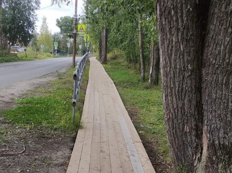 В Архангельске продолжаются ремонты деревянных мостовых