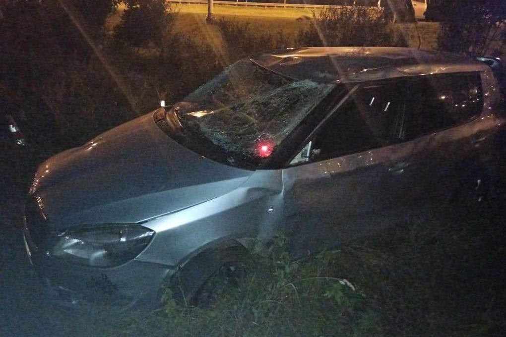 Водитель иномарки сломал позвоночник в результате ДТП в Новгородском районе